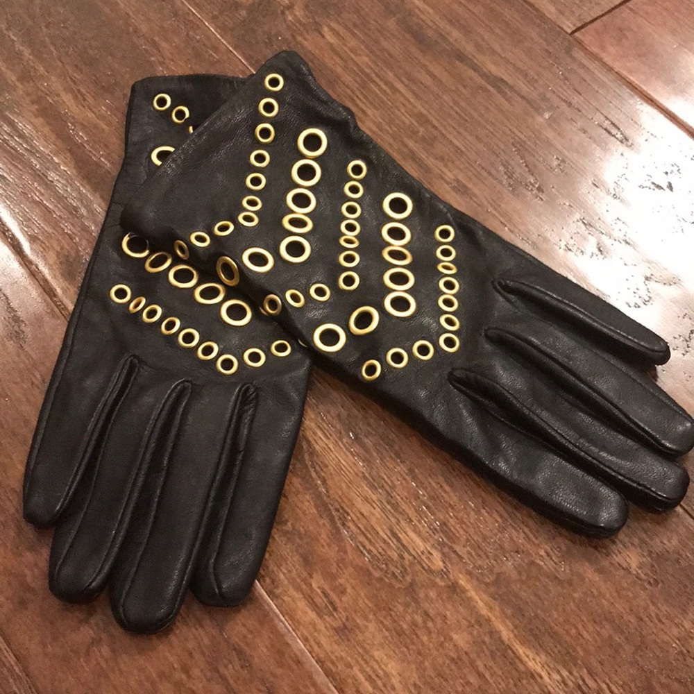 White House Black Market black leather gloves
